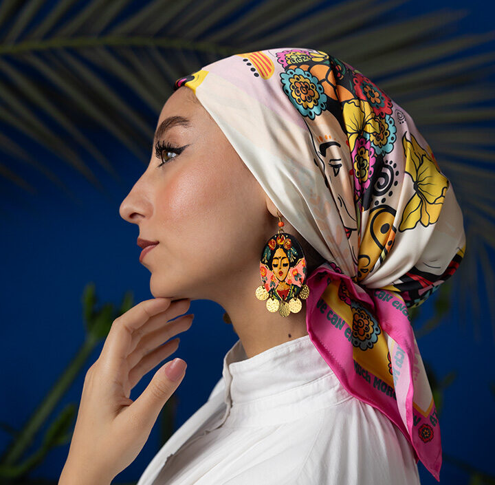 FRIDA SQUARE Scarf - Satin
